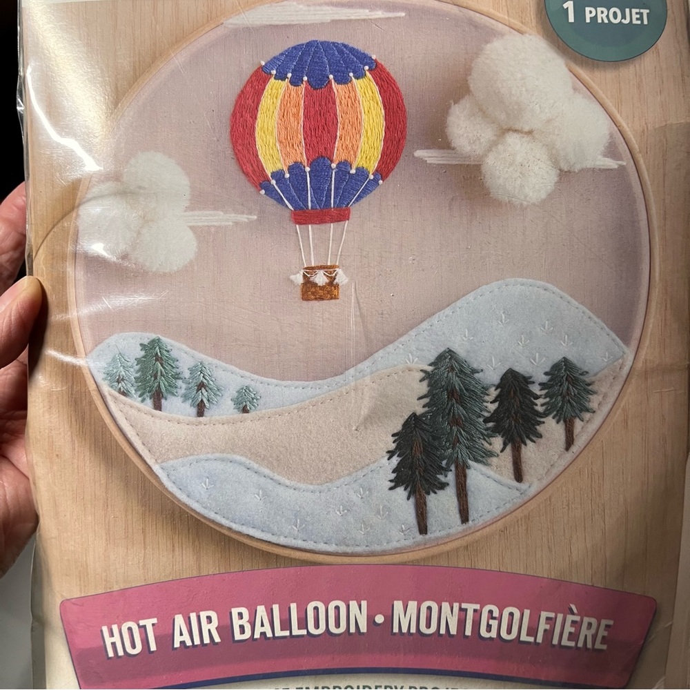 Leisure Arts  New 2021 Embroidery Kit Hot Air Balloon Designed By Ria Paramita